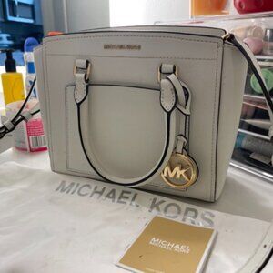Michael Kors Dillon Shoulder Tote Crossbody White/Gold